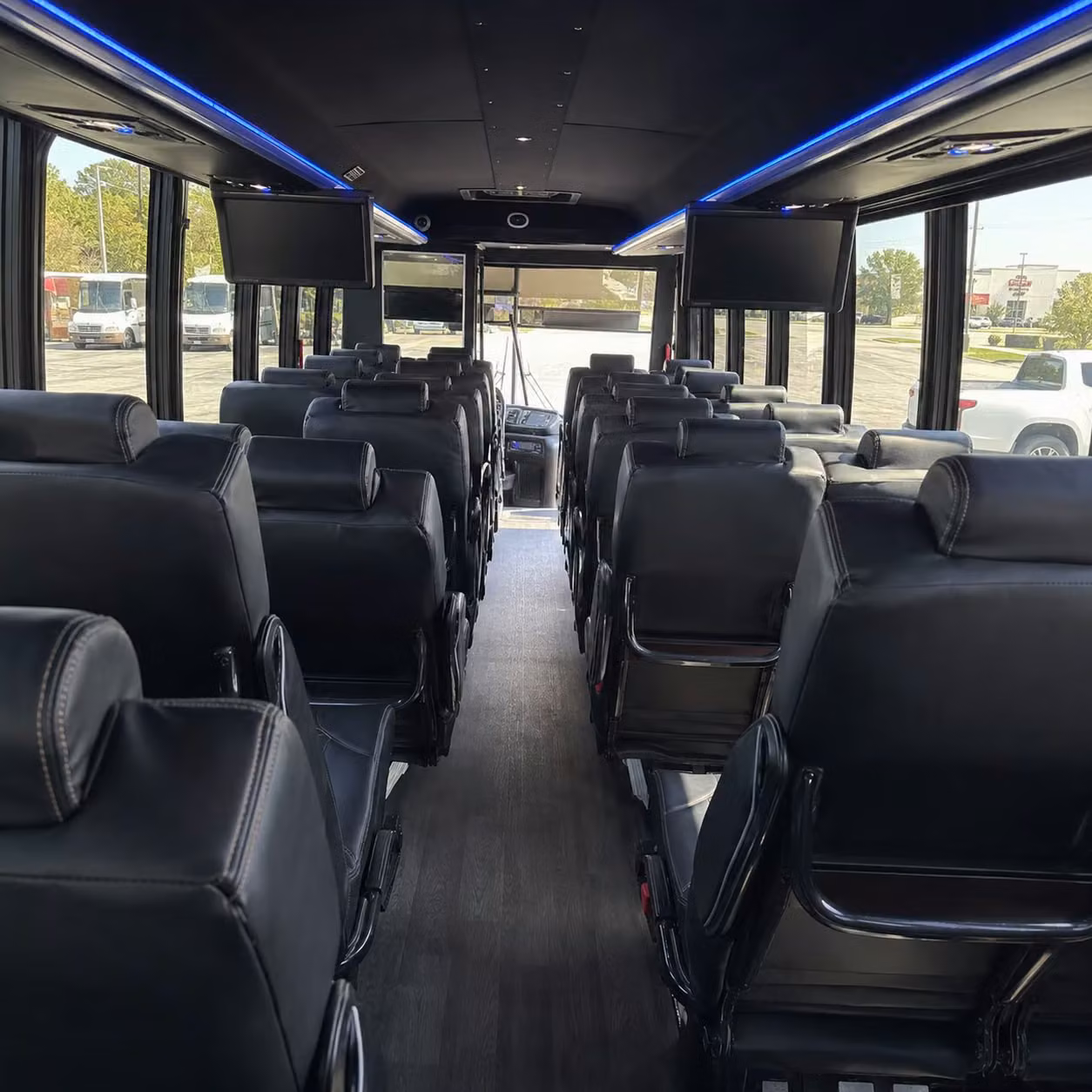 novi 25 passenger minibus rental