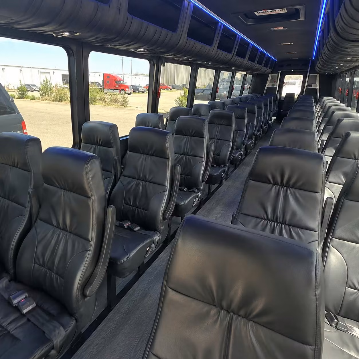 novi 35 passenger minibus rental
