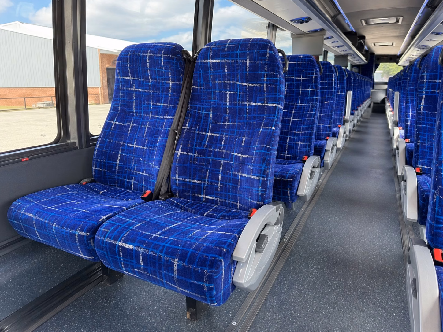 shuttle your guests between hotels and venues along the novi corridor